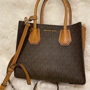 ❤️Michael Kors handbag/ tote